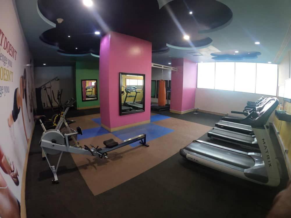 A Lovely Studio Apartment With Gym And Pool Access ダル・エス・サラーム エクステリア 写真