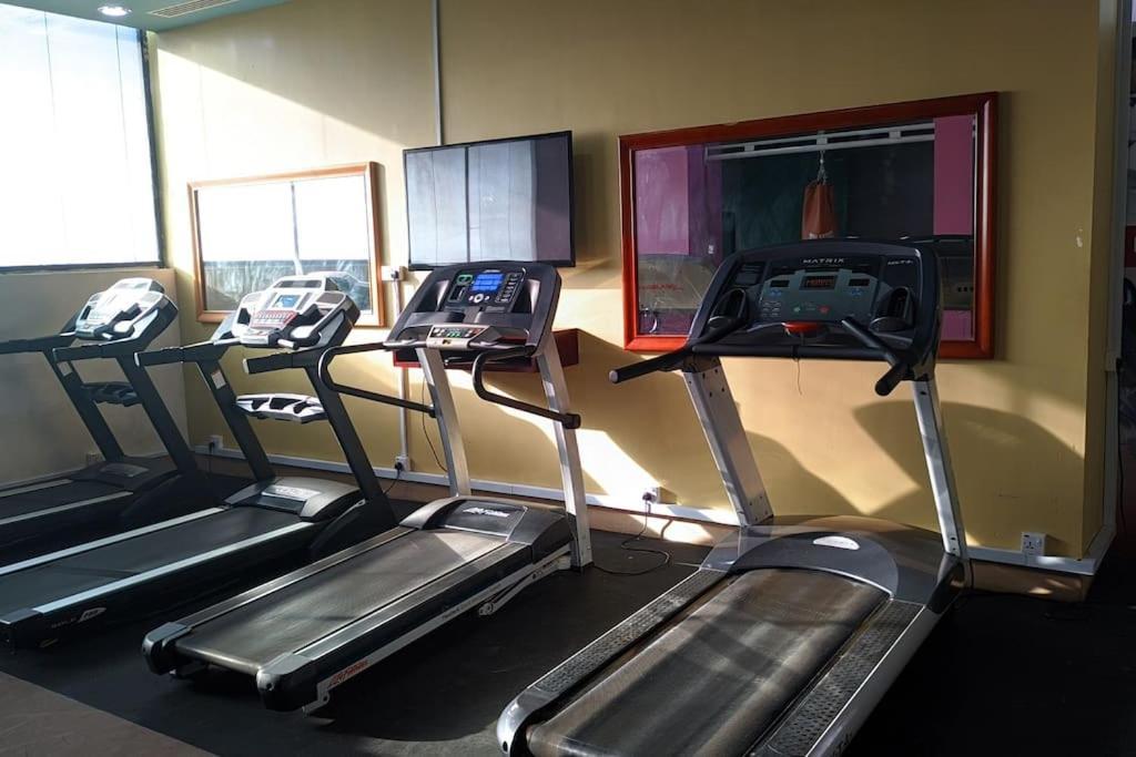 A Lovely Studio Apartment With Gym And Pool Access ダル・エス・サラーム エクステリア 写真